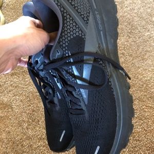 Brooks Ghost 14 Men’s 11 / Women’s 12